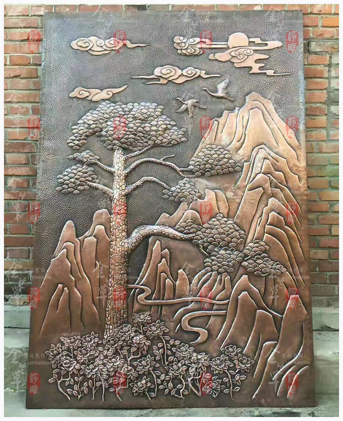 案例紫铜浮雕迎客松图