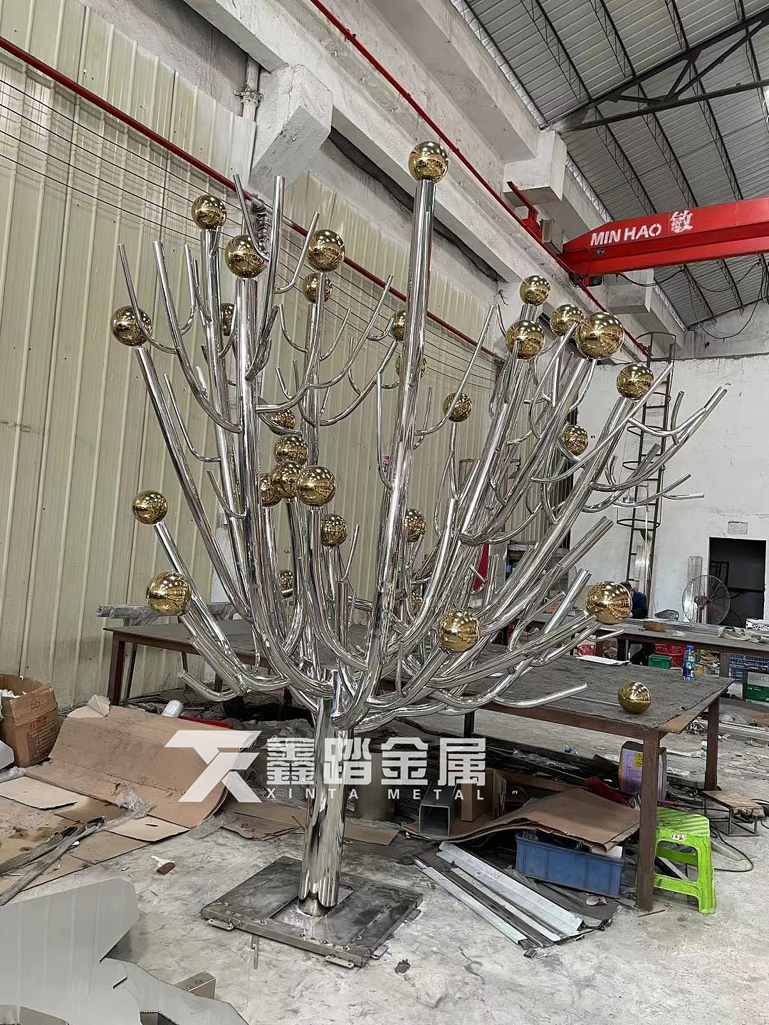 商场展示区景观不锈钢摆件 镜面不锈钢树枝与圆环雕塑