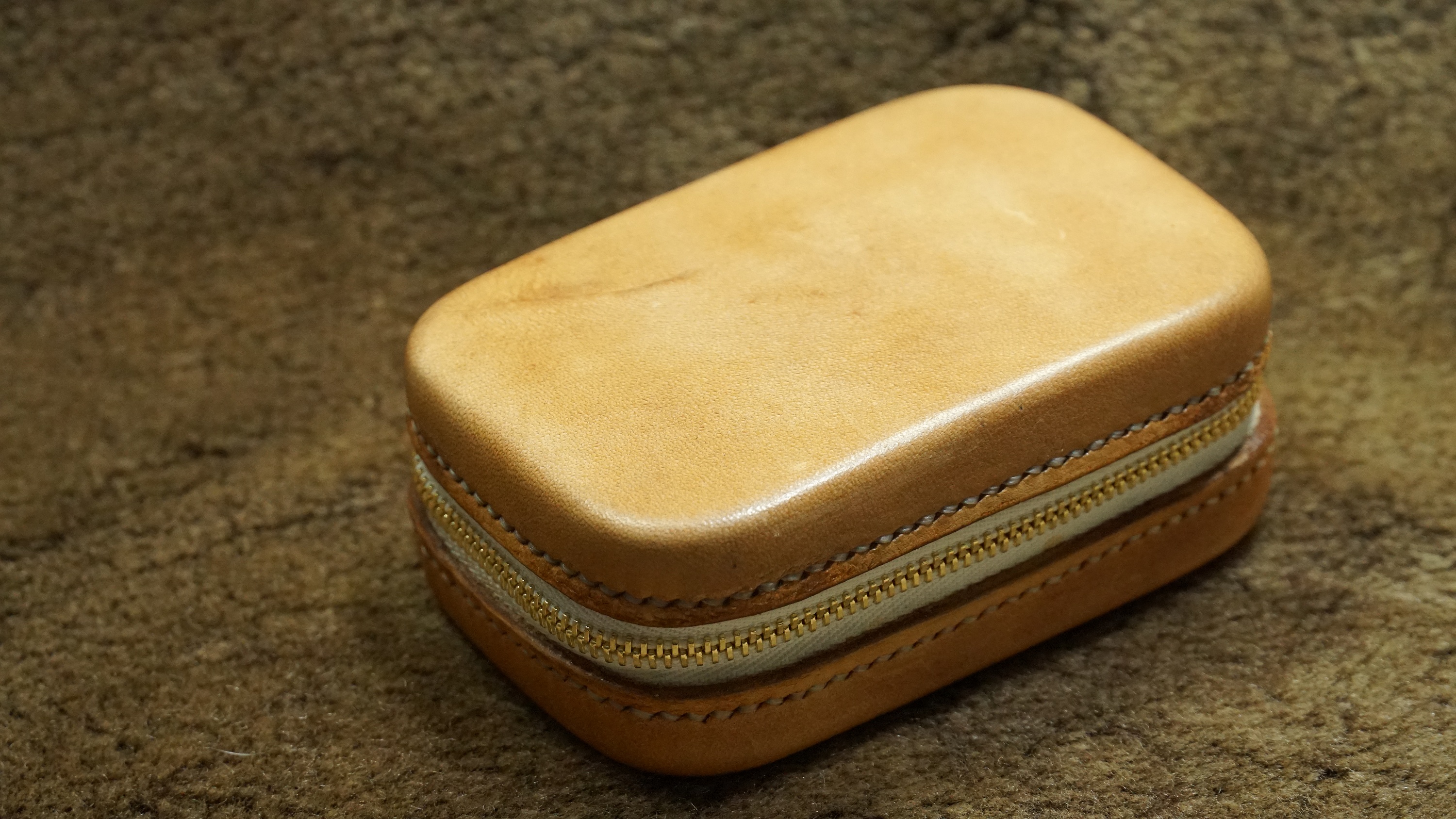 原色植鞣革小物(蓝牙耳机)收纳包