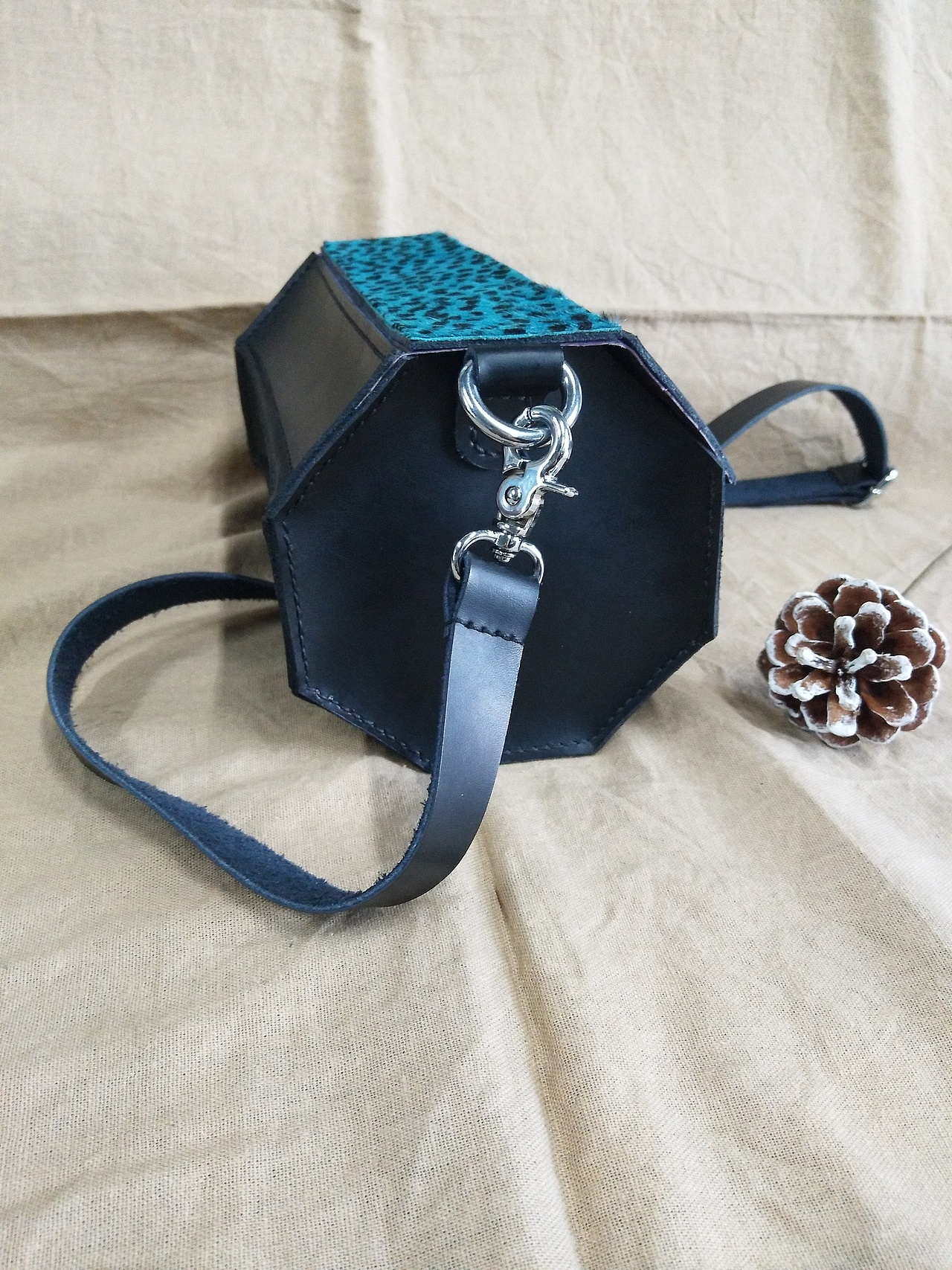 纯手工皮具,创意设计!