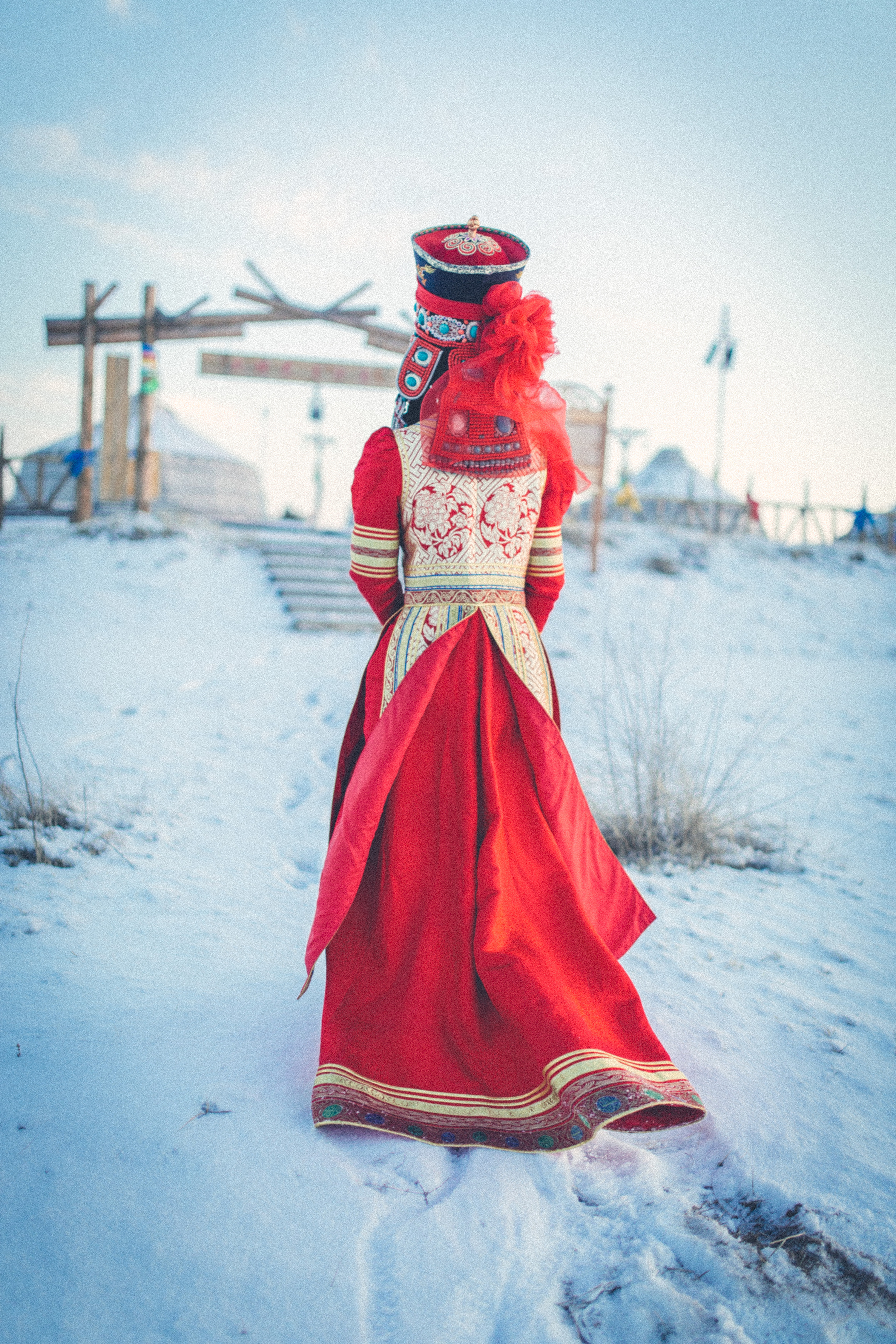 穿蒙古服的女孩