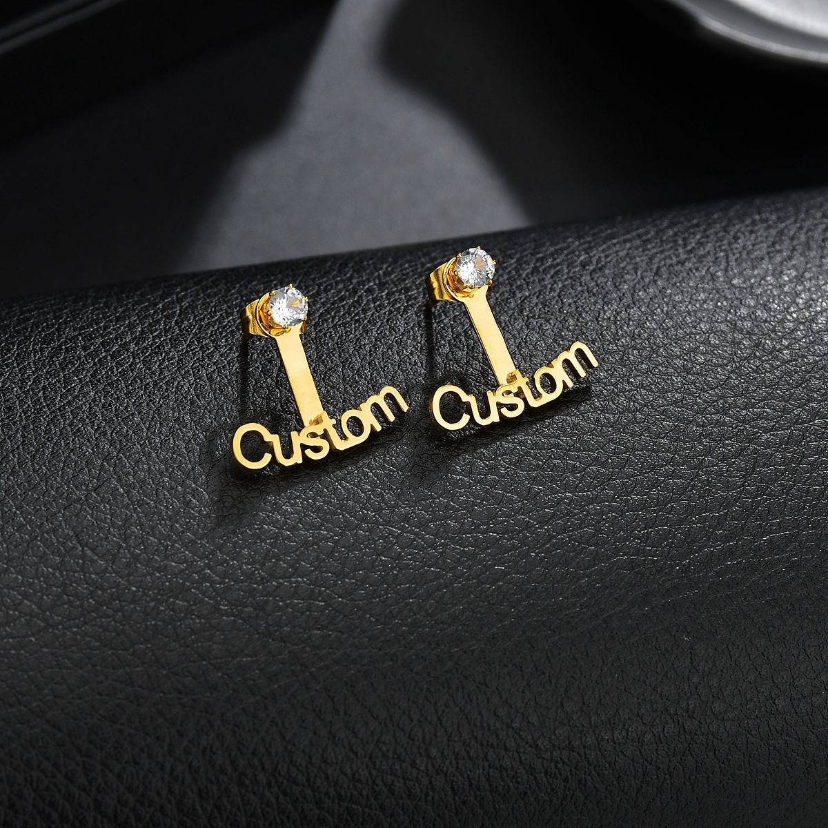 一组耳钉的拍摄效果