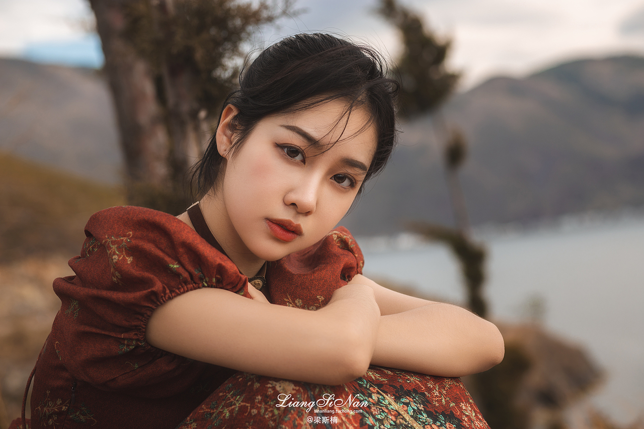 每个人心中都有一团火，路过的人只看到烟。（图ZMjA5NTcxODYw） - 人像摄影 - 站酷设计师梁斯楠原创素材 - 站酷ZCOOL
