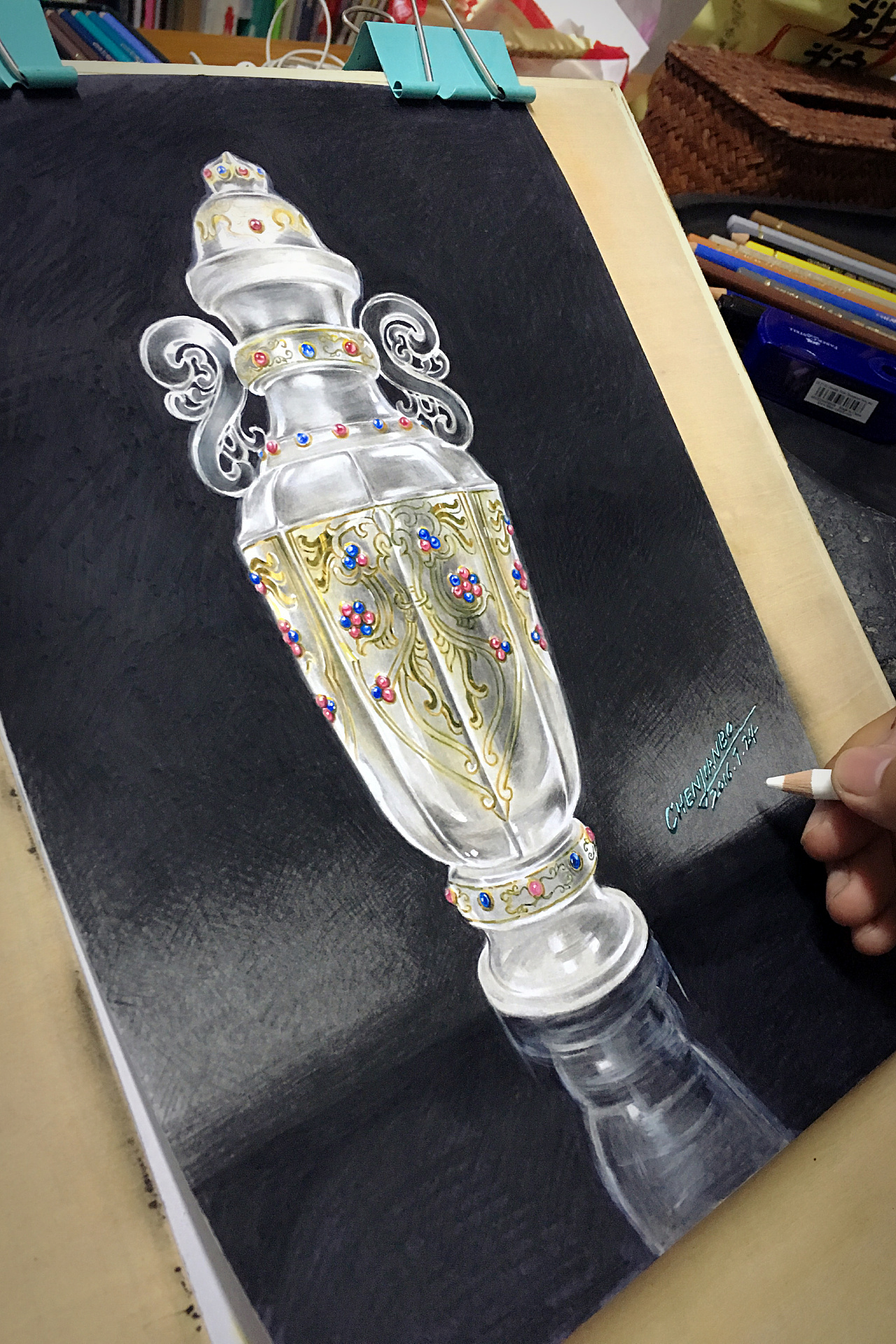 彩铅手绘—错金嵌宝石水晶瓶