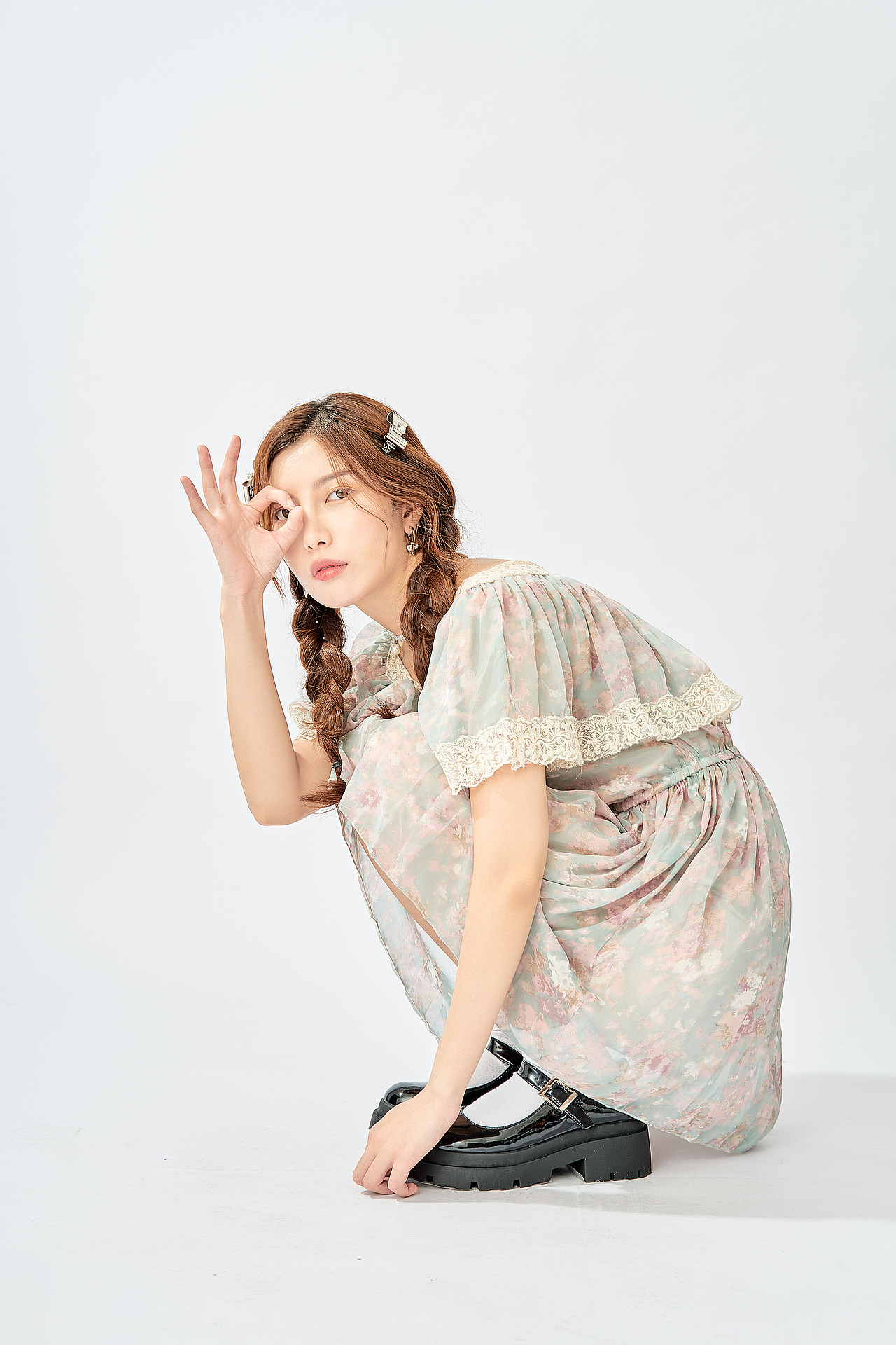 纯色背景棚拍～高级感摄影