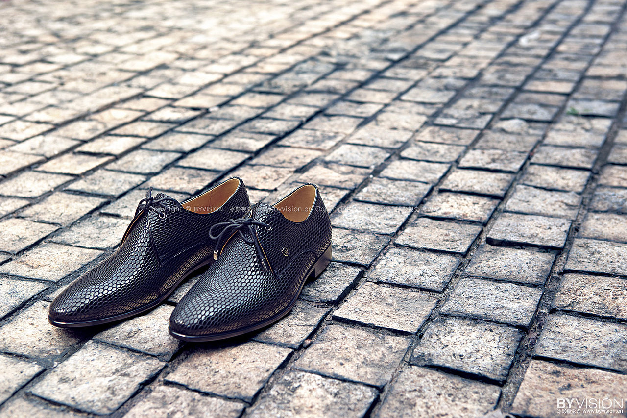 RVER 路宝-男鞋品牌广告拍摄（图ZMjIyNjM2OTEy） - 产品摄影 - 站酷设计师冰影视觉摄影原创素材 - 站酷ZCOOL