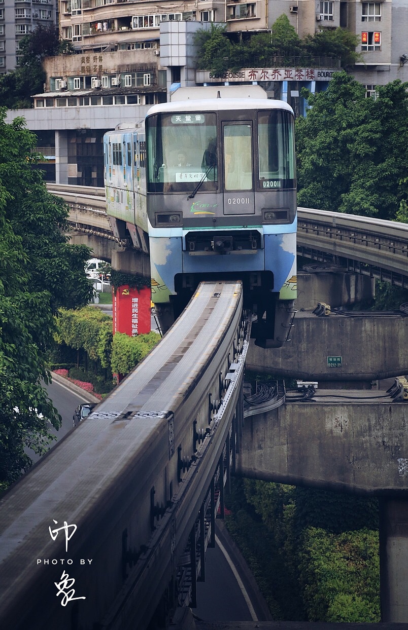 重庆地铁小景