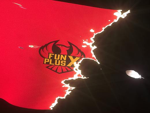 恭喜方噗辣死获得S10总决赛冠军！（个人主页-ZNDExODgyNjA=） - 场景 - 站酷设计师Troops救兵原创素材 - 站酷ZCOOL