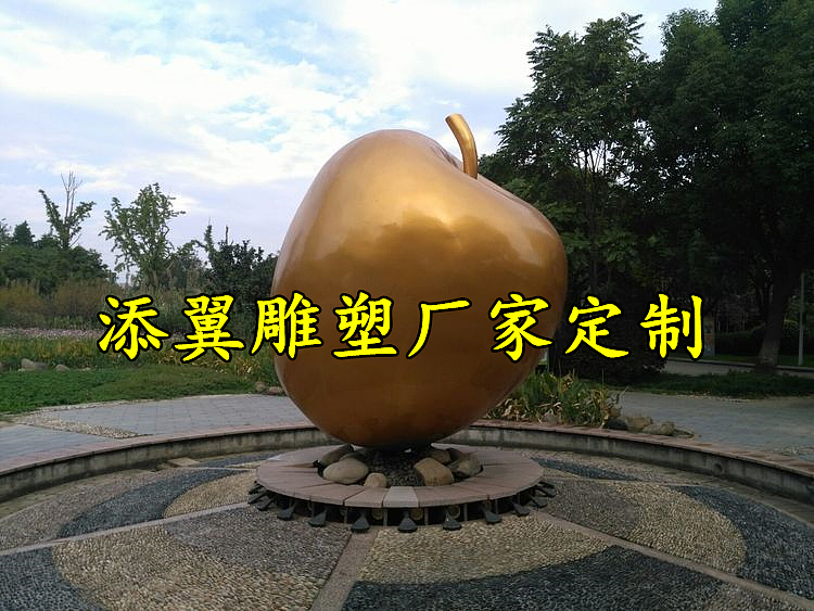 心动的景区,心醉的苹果玻璃钢金苹果雕塑“不同凡想”