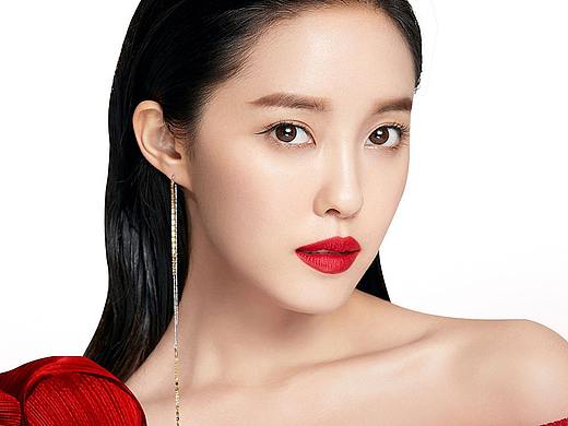 医美人物海报