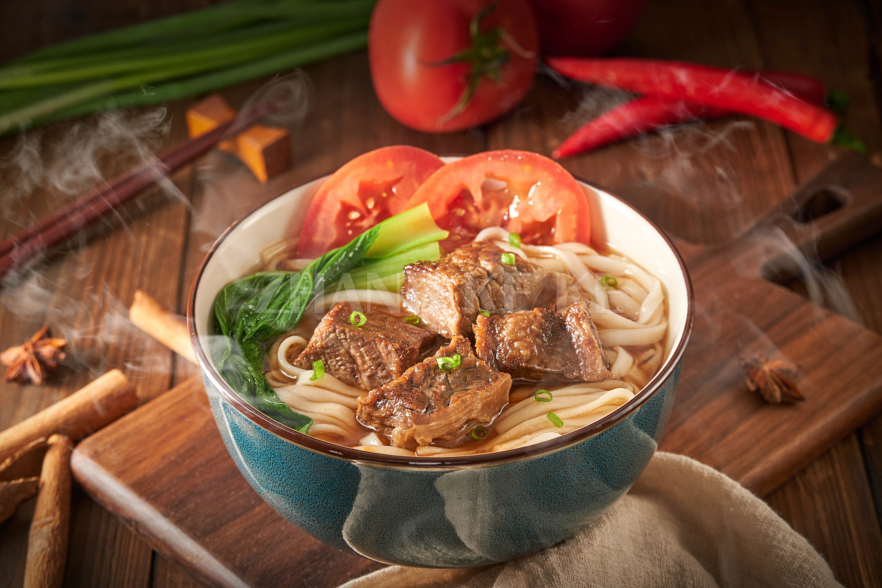 好台味牛肉面产品效果图-厦门美食摄影-厦门外卖拍摄