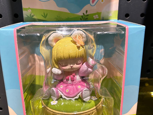 泡泡玛特盲盒IP-BUNNY