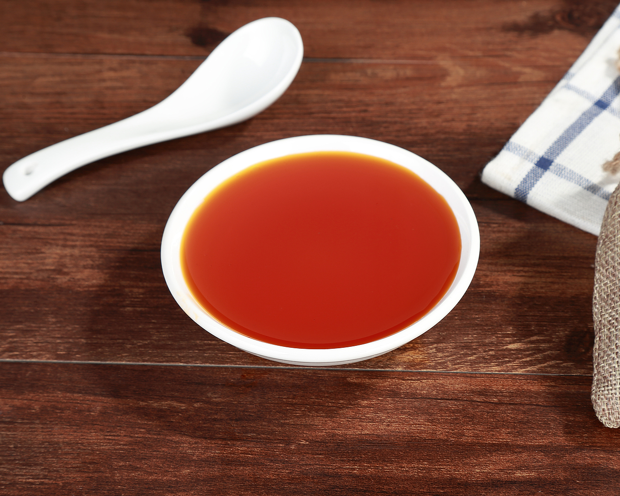 調(diào)料．香油（圖ZOTU1MzA5OTY=） - 產(chǎn)品攝影 - 站酷設(shè)計(jì)師商業(yè)攝影楊光全原創(chuàng)素材 - 站酷ZCOOL