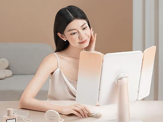 意思岛 | 渐变化妆镜精致产品拍摄图
