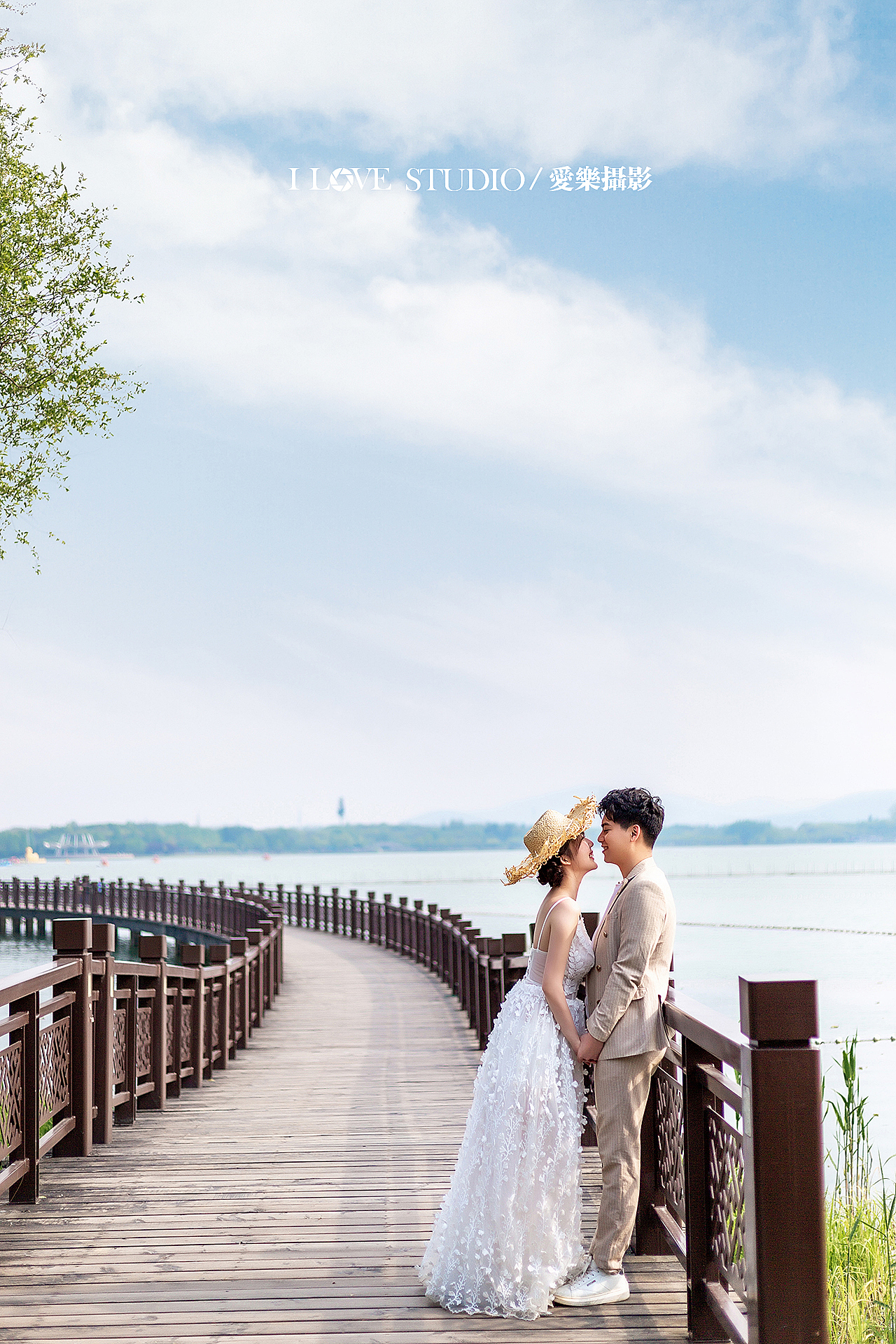 爱乐摄影原创作品——《湖边风情》