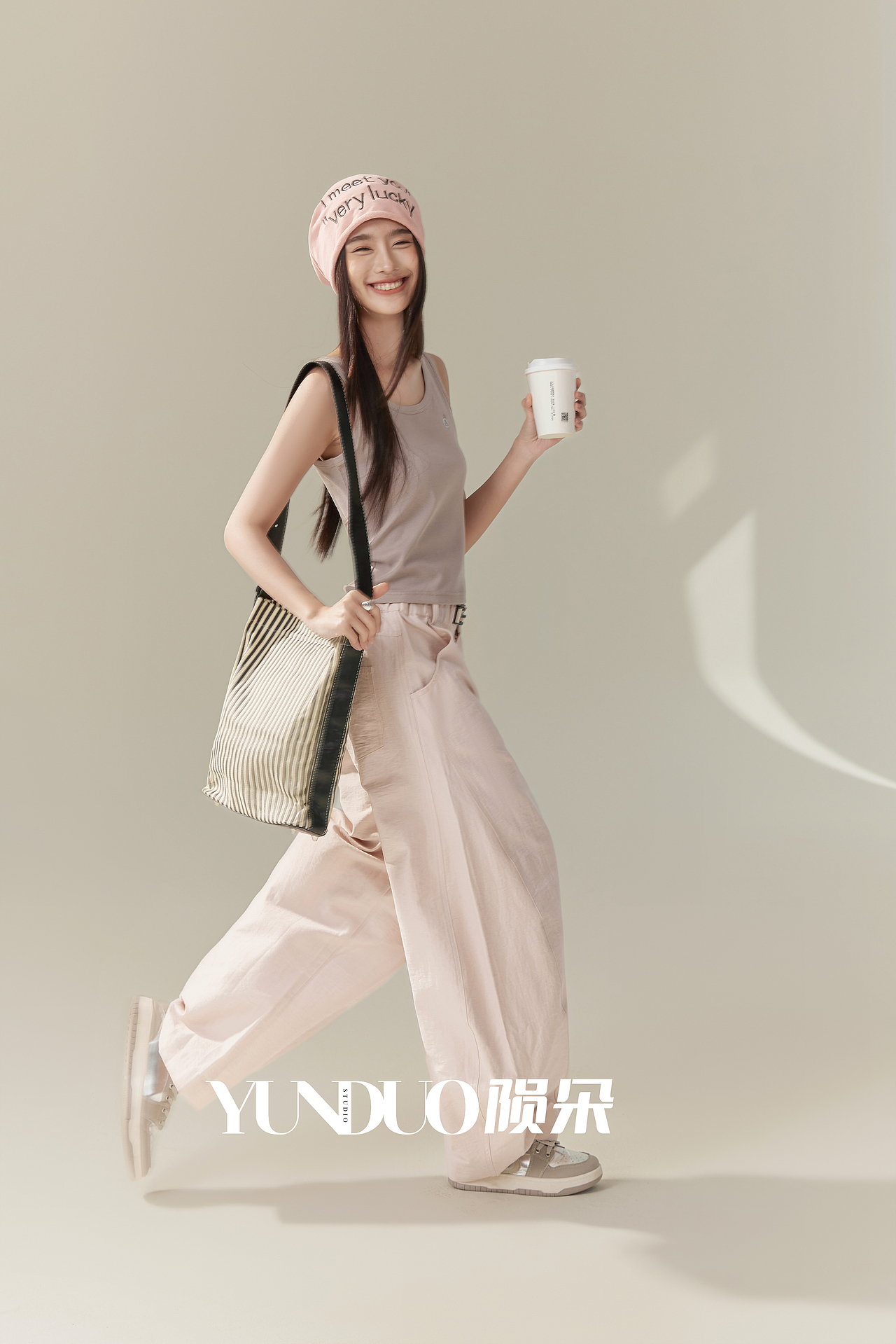 丝诺背心拍摄 时尚背心拍摄 舒适背心拍摄