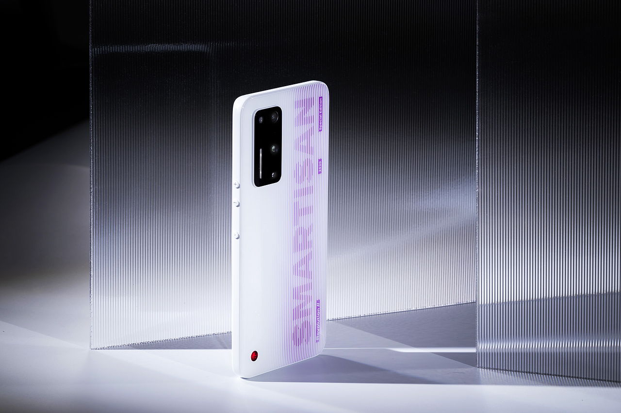 坚果r2 白色光阴版