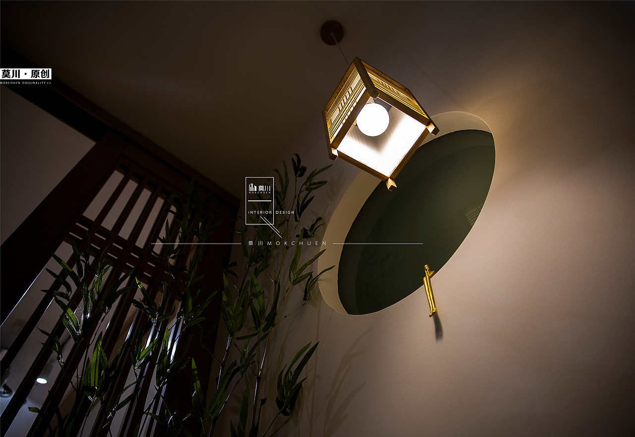 微风摇曳，烛影飘飘，唤醒醉中人；
仿若明月，照亮你心，不孤不寂矣。