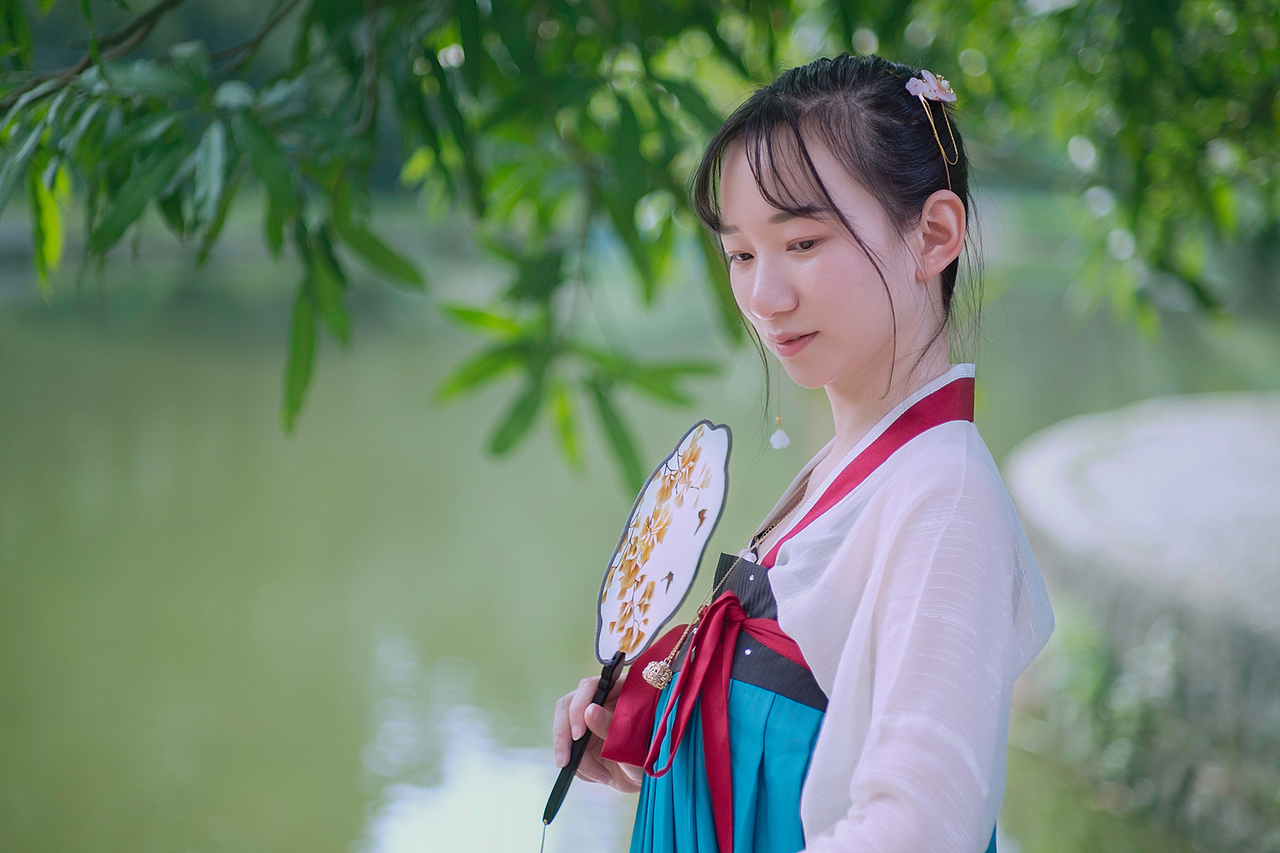 汉服约拍（图ZMTU0MDYxMDMy） - 人像摄影 - 站酷设计师禾摄映画原创素材 - 站酷ZCOOL