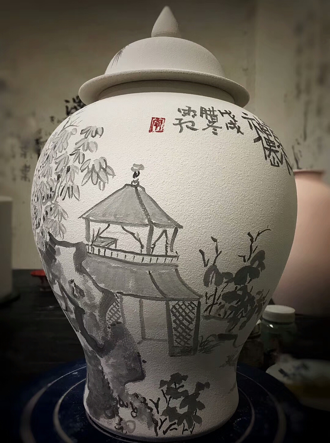 索雨红山水画瓷作品