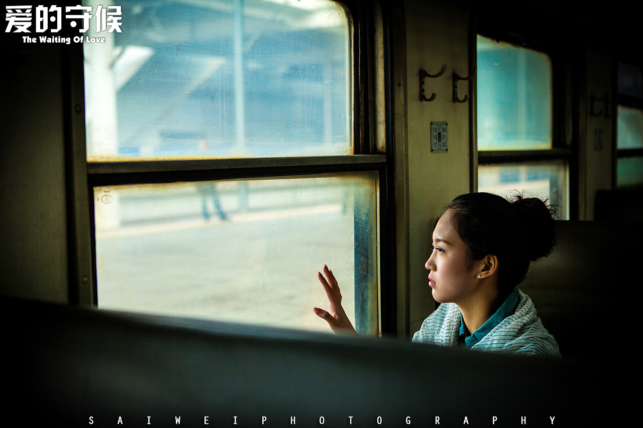 火车站离别的11个感人瞬间 母亲含泪送别儿子 大学生情侣相拥吻别-搜狐大视野-搜狐新闻