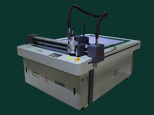 自动模板雕刻机