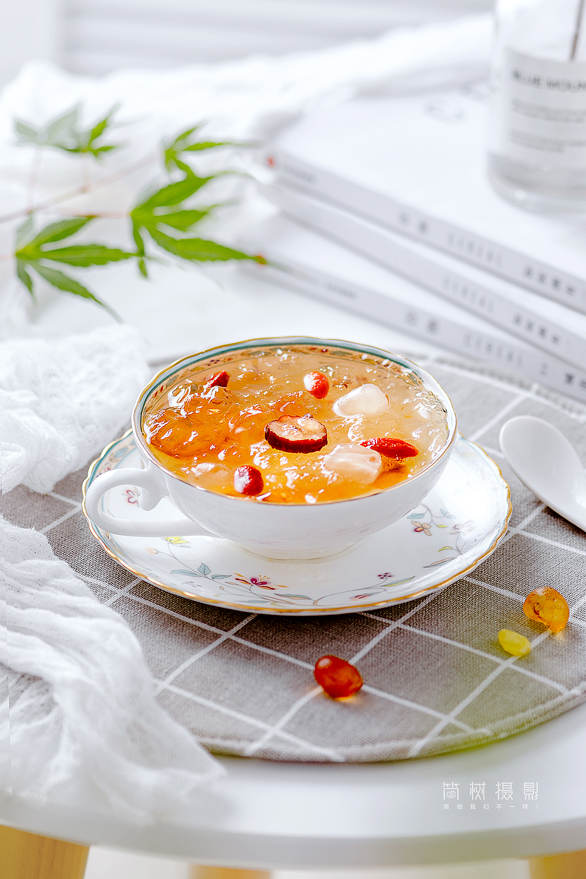 美食摄影 | 一坛好酒 & 桃胶皂角雪燕