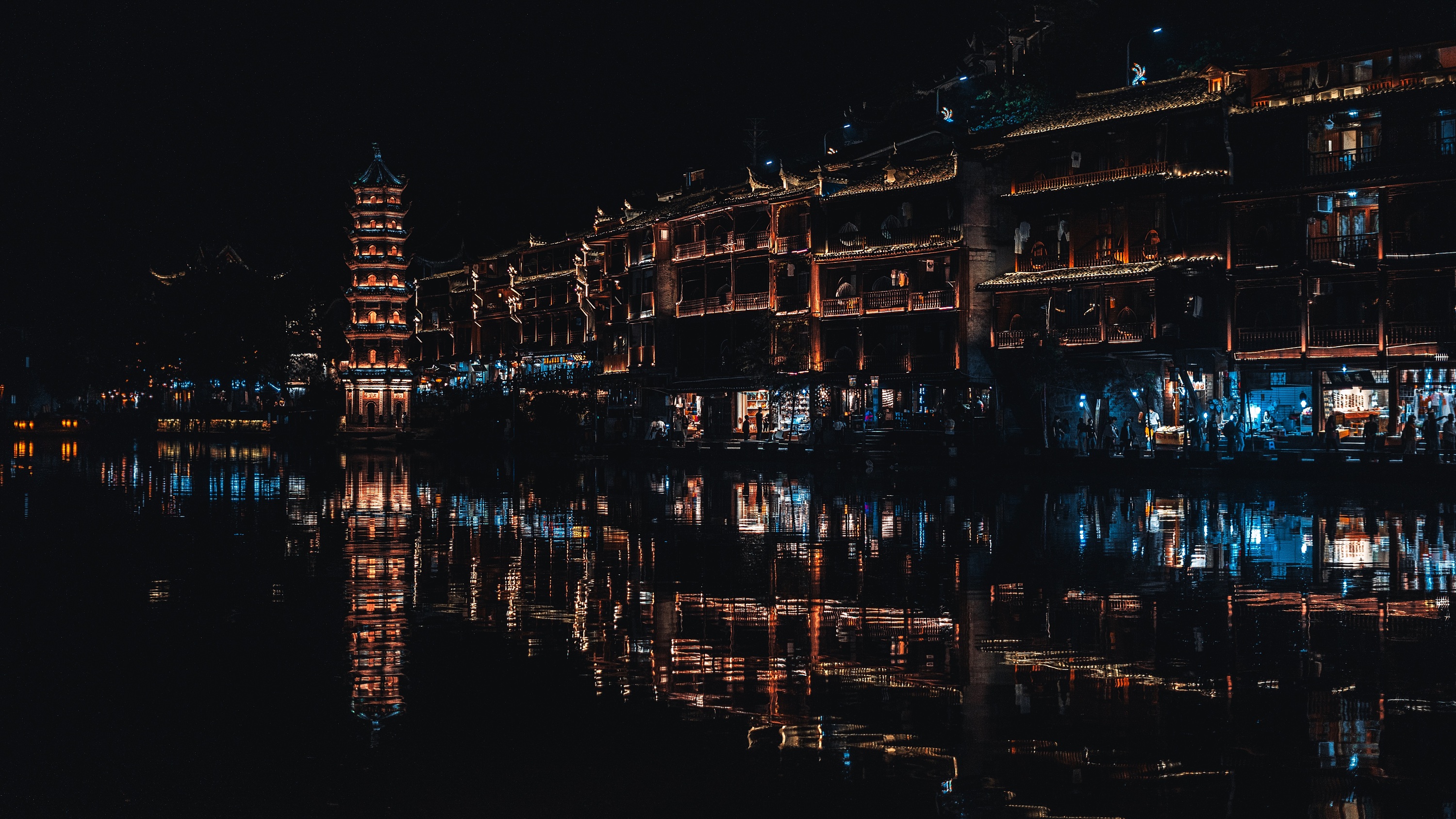 湘西凤凰古城夜景|摄影|风光摄影|咚咚咚咚咚咚咚 - 原创作品 - 站酷 (ZCOOL)