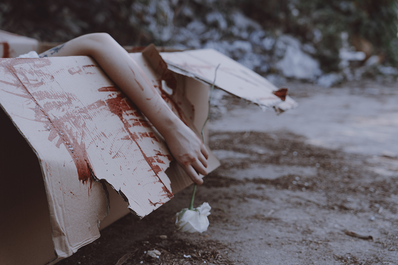 死了一只白色乌鸦（图ZMjgyMTExOTA0） - 人像摄影 - 站酷设计师Aqi阿柒原创素材 - 站酷ZCOOL