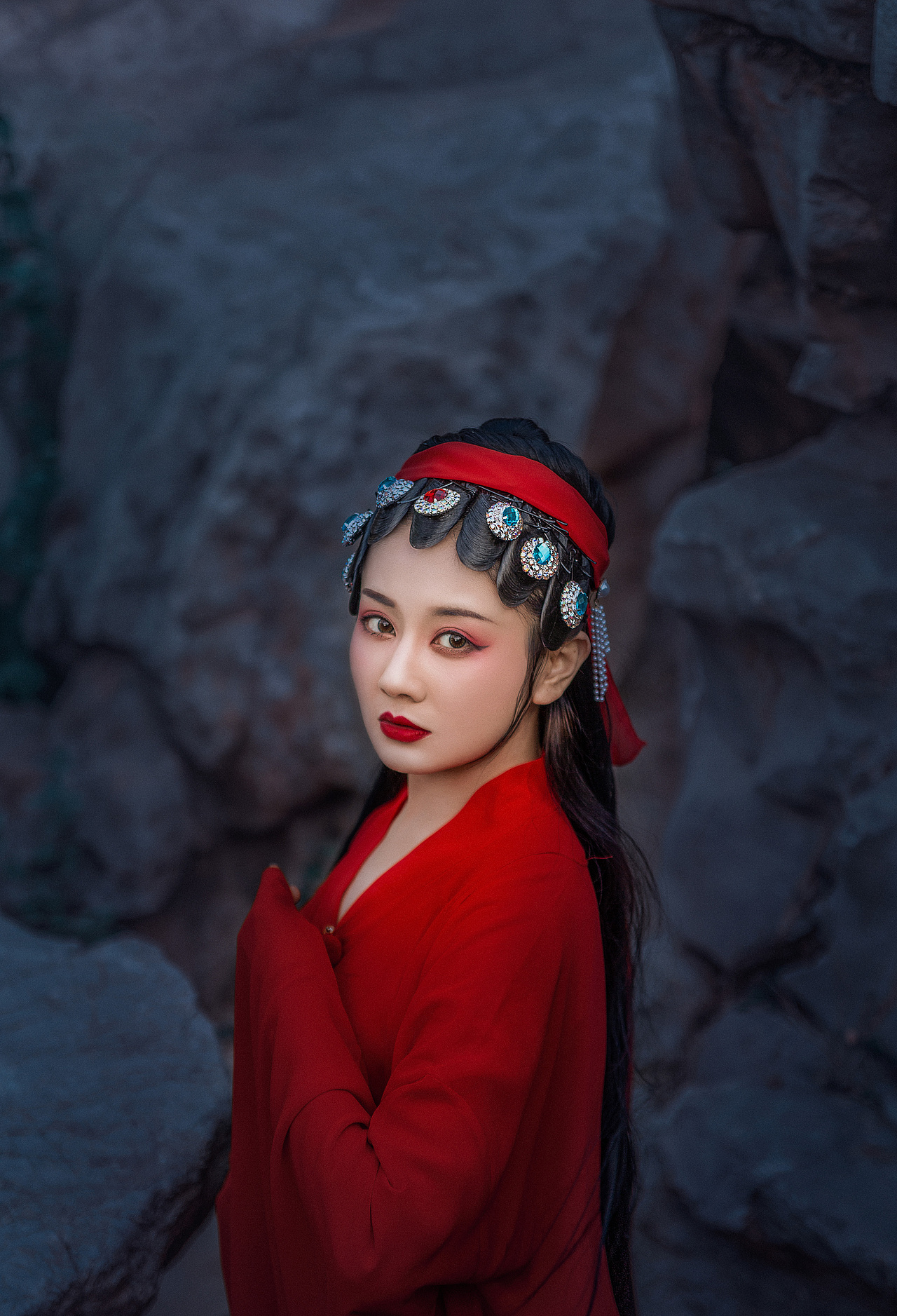 #不修不罢修#戏曲国潮风人像精修（图ZMjU3NTYxODc2） - 修图/后期 - 站酷设计师墨白MoBoo原创素材 - 站酷ZCOOL