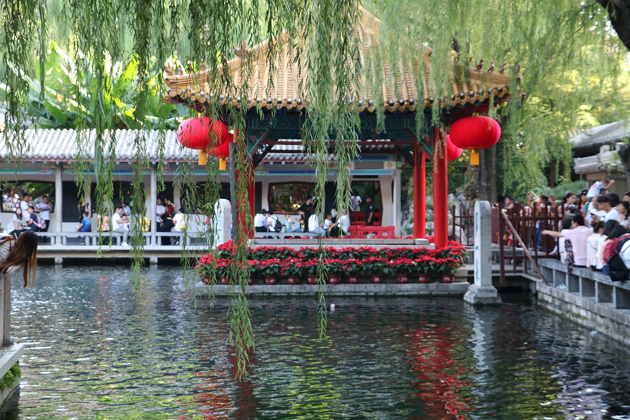 济南大明湖趵突泉