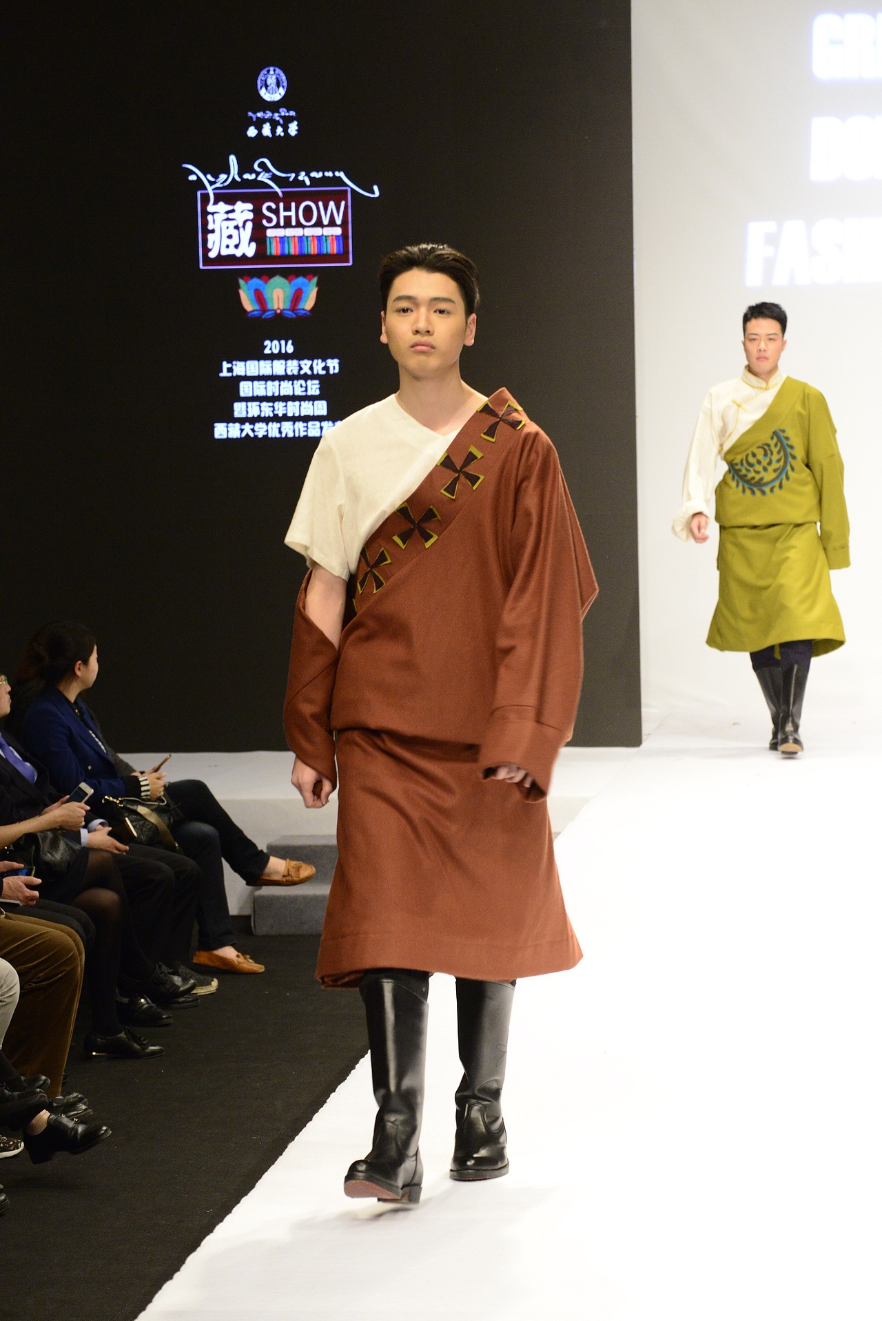 上海国际时装艺术节环东华时装周时尚藏装设计(男装设