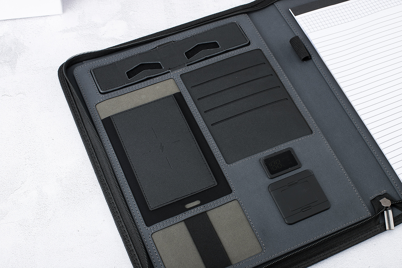 支持无线充电的经理夹