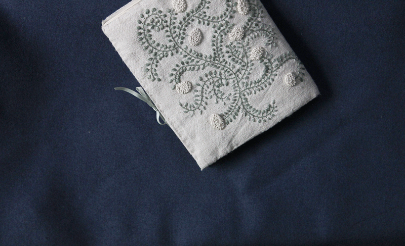 手工裁剪刺绣布艺封面手工本子