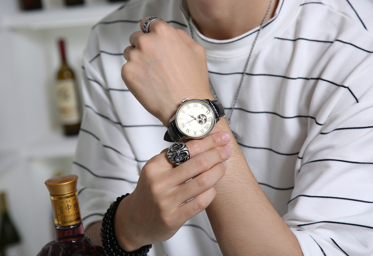 戴手表的男人最帅气 一组手表的产品拍摄|摄影|人像摄影|LeeAkun - 原创作品 - 站酷 (ZCOOL)
