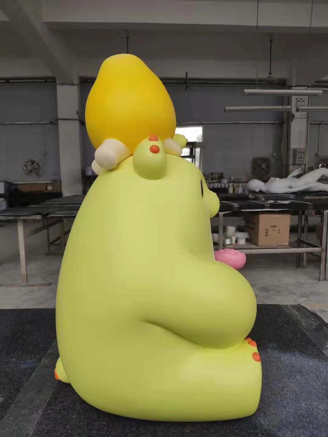 萌芽熊授权50cm高玻璃钢雕塑制作花絮