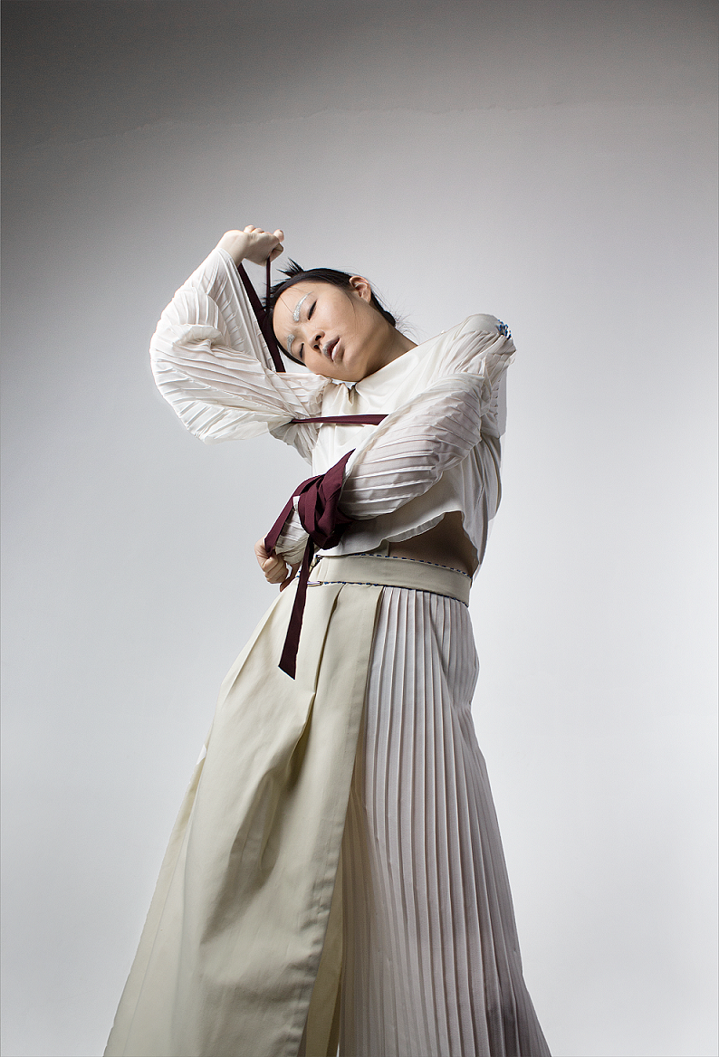 Sofia Reitano 《Hertz》 指导教师：赵超
<br>接下来是陶瓷艺术设计系