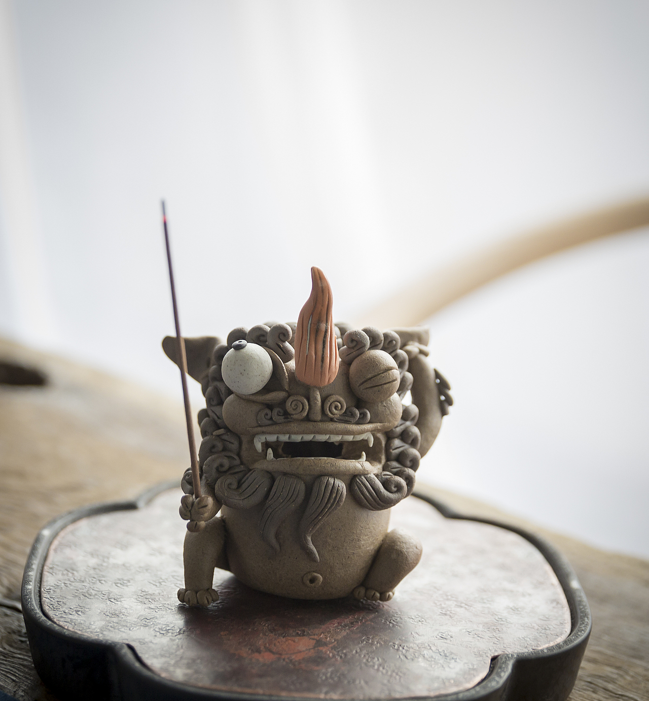 器十二 景德镇手工捏雕神兽鞭炮喜狮 陶瓷茶宠香插摆件