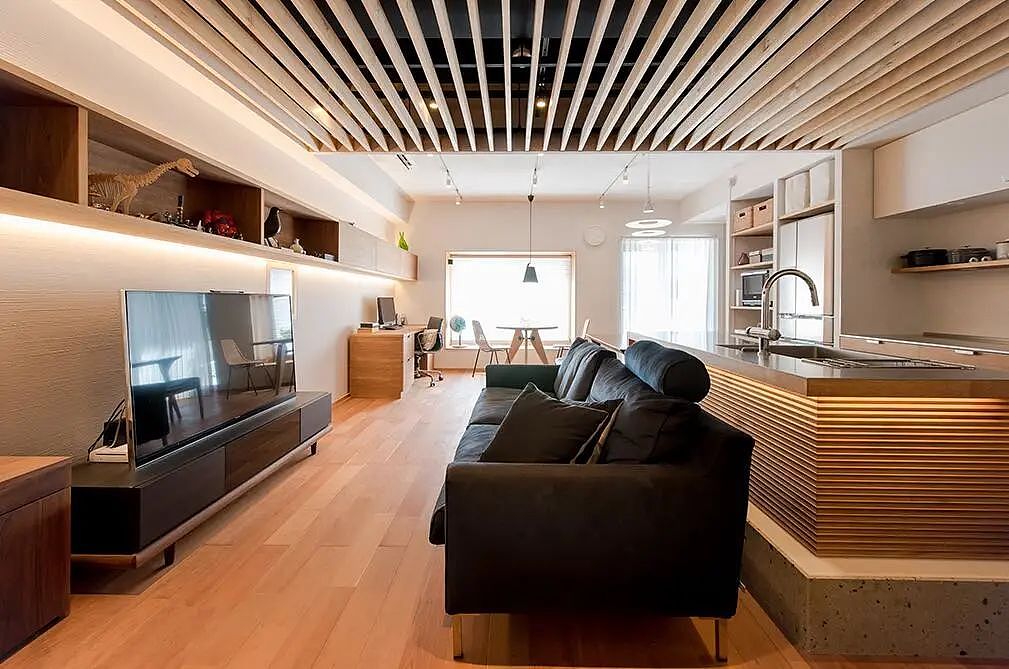 74㎡收纳设计，还以为是大平层，1屋2娃，一门两用