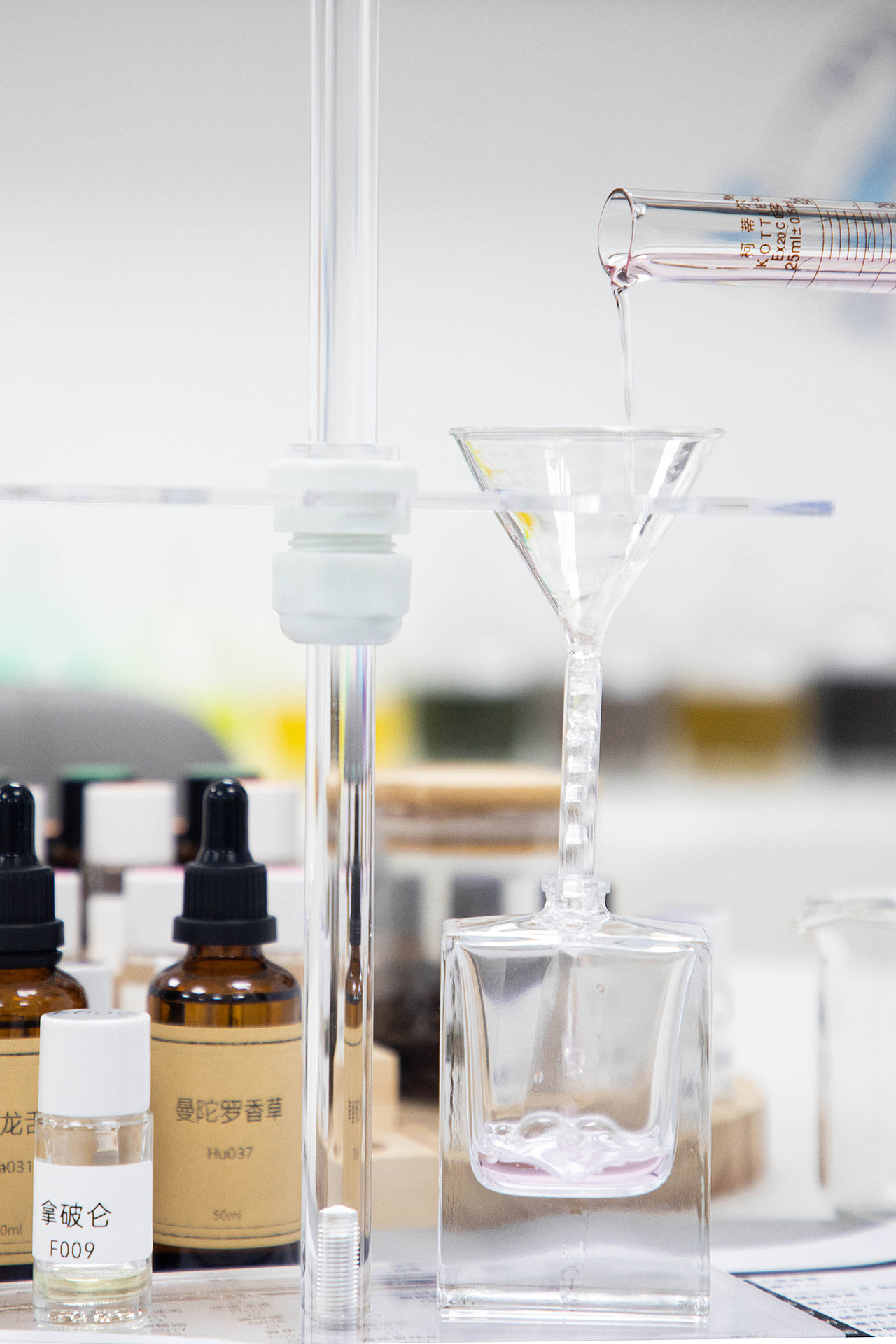 香水拍攝 場景攝影 自調(diào)香水 產(chǎn)品拍照 靜物攝影 環(huán)境（圖ZMzMwNzk0OTky） - 環(huán)境/建筑攝影 - 站酷設(shè)計(jì)師伍壹柒攝影工作室原創(chuàng)素材 - 站酷ZCOOL