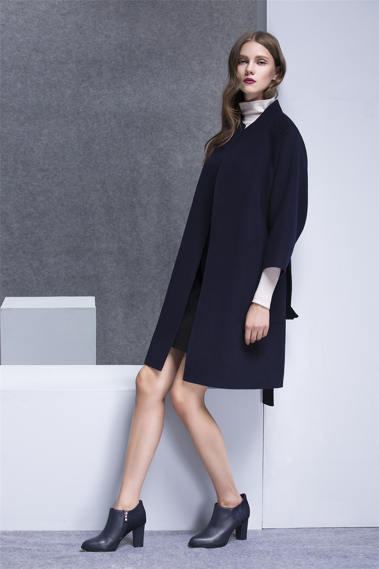 女鞋模特创意拍摄电商产品拍摄（图ZOTI2NjAzMTI=） - 鞋履设计 - 站酷设计师MO2摩图服装原创素材 - 站酷ZCOOL