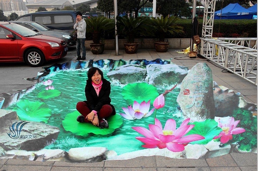 坐在荷花上好清新哦 br>3d贴,3d地贴,商场地贴,3d立体地贴,3d街头地贴