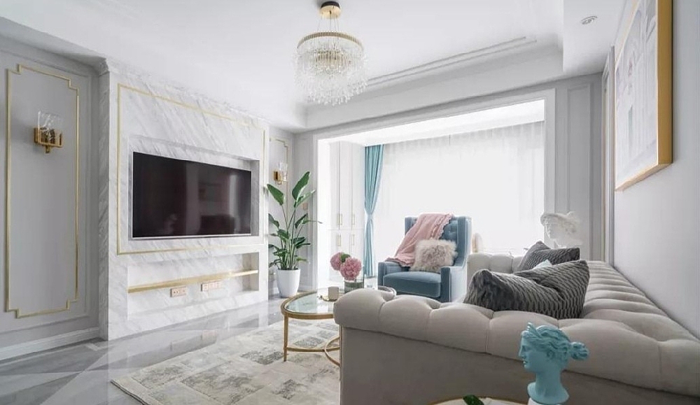 打通休闲阳台,将客厅空间扩大,增加收纳空间和书房功能。