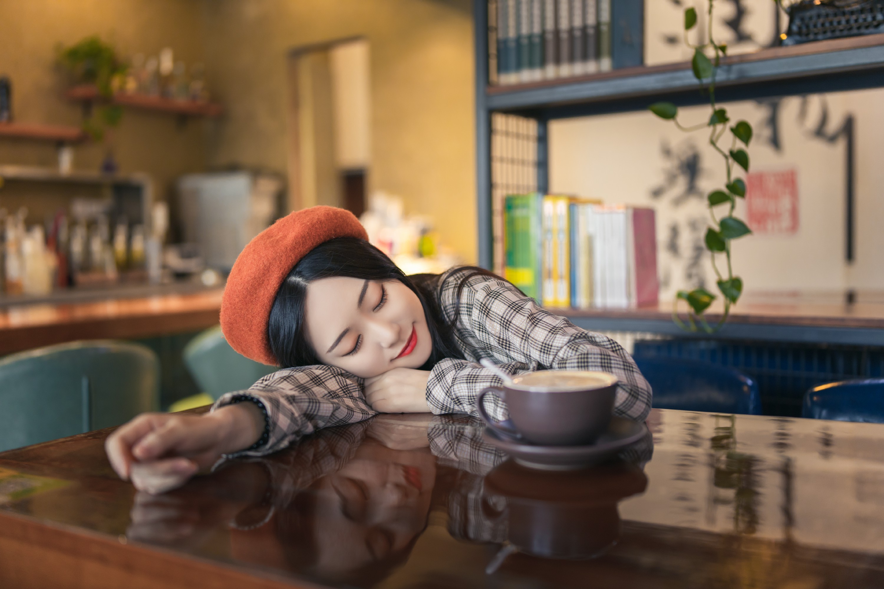 假日的咖啡馆|摄影|人像摄影|myth神话丶 - 原创作品 - 站酷 (zcool)
