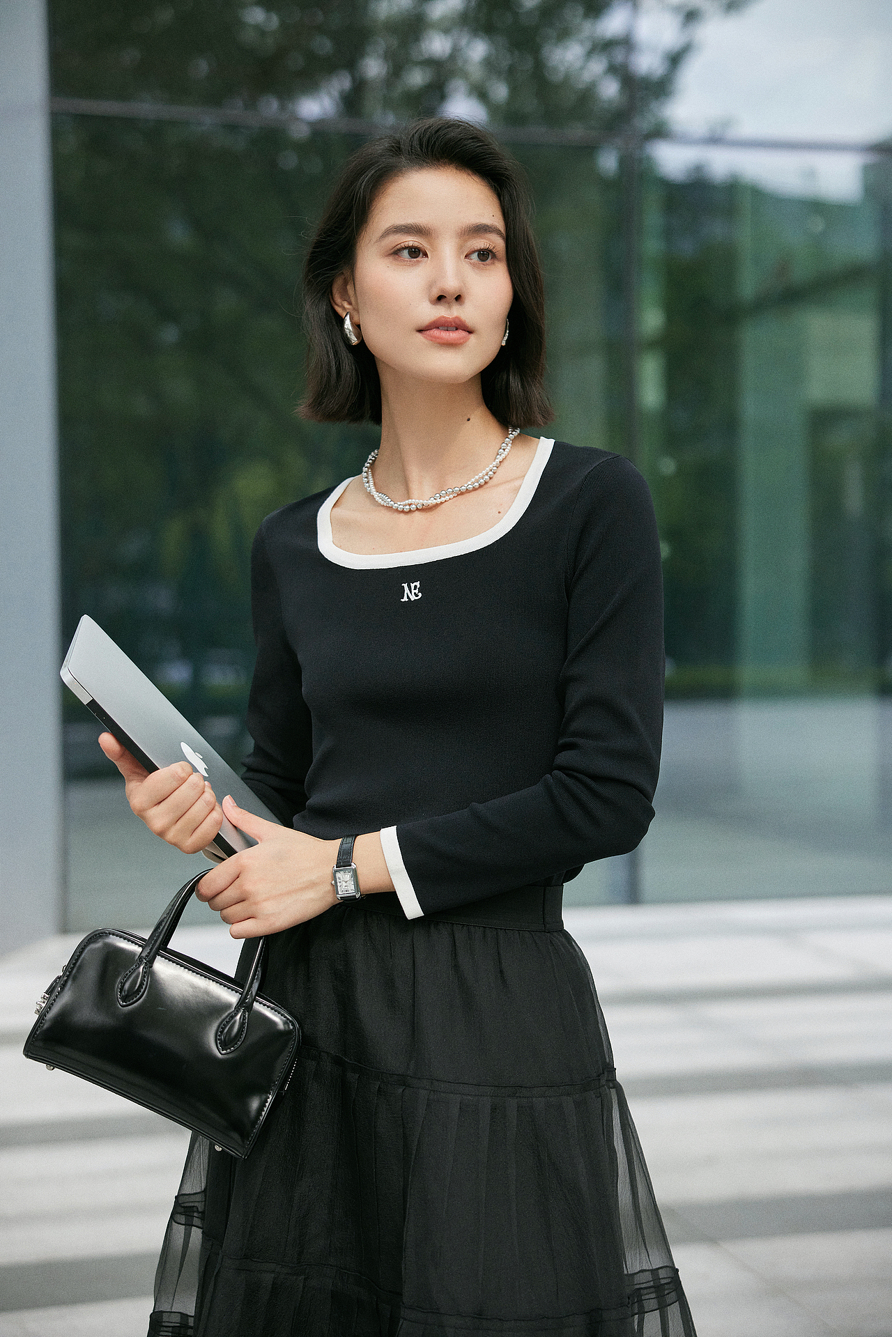 都市丽人下班啦😀