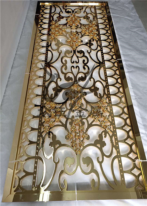 铝板雕刻镜面镀金屏风 玄关金色屏风让人耳目一新