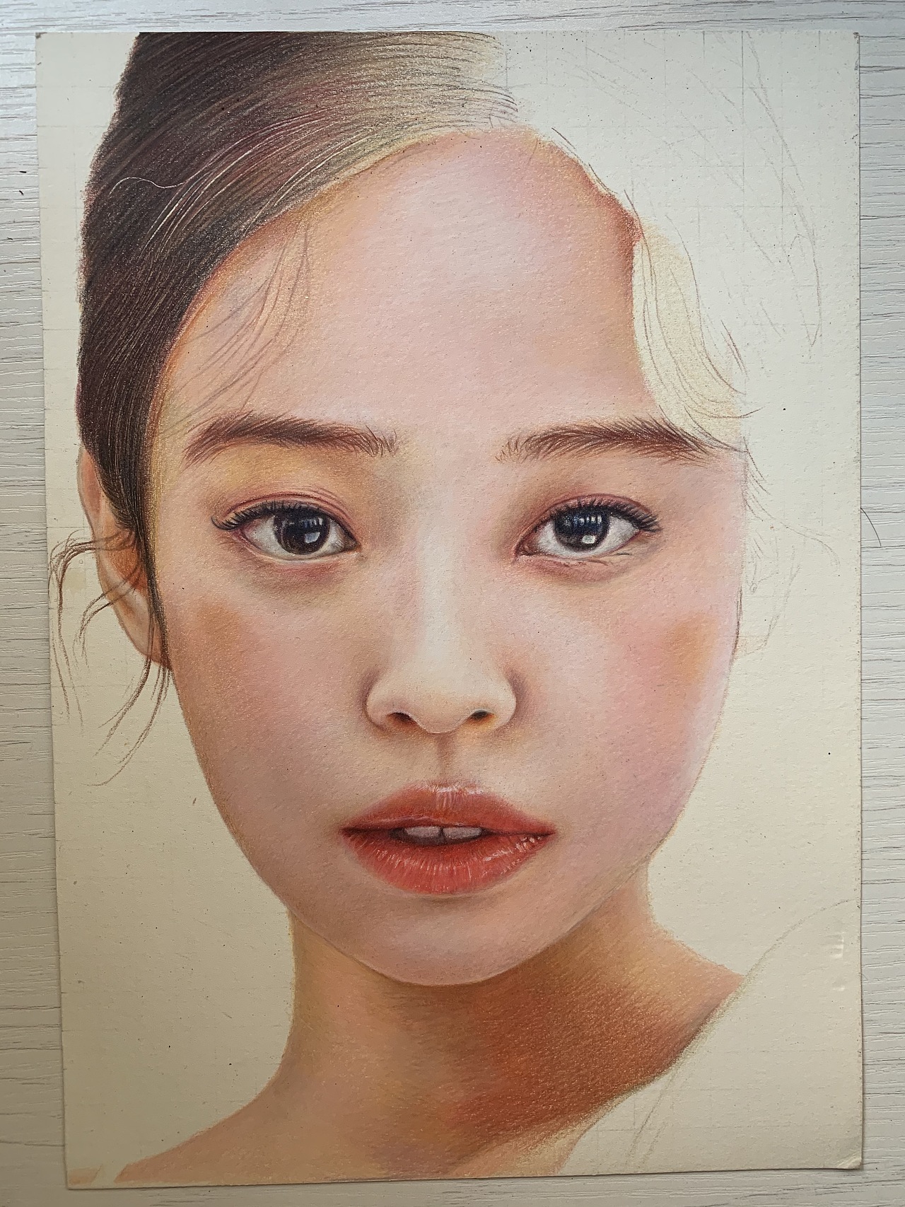 JENNIE 彩铅（图ZMjIzMzA3MTQw） - 绘画 - 站酷设计师宝珍BZ原创素材 - 站酷ZCOOL