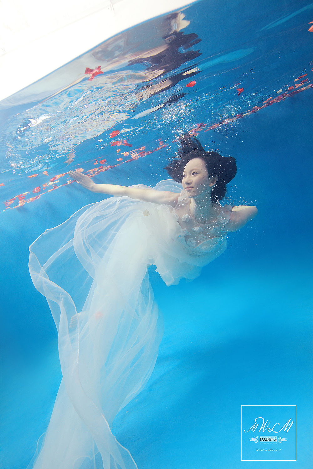 2014.collection 我唯美的系列水下攝影作品（图ZMTg2Mzc3NTI=） - 人像摄影 - 站酷设计师水下攝影師Dabing原创素材 - 站酷ZCOOL