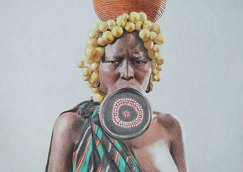 莫西族戴唇盘的女人 26.4cm×37.5cm (彩铅)