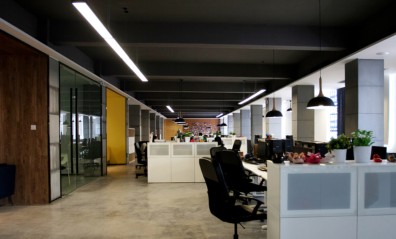 工业风之Havaianas 凉鞋品牌电子商务办公室